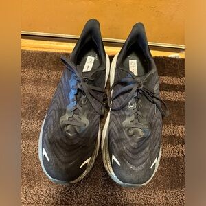 Men’s tennis shoes